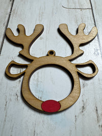 🦌 Personalized Wooden Reindeer Ornament – Custom Name Christmas Decoration