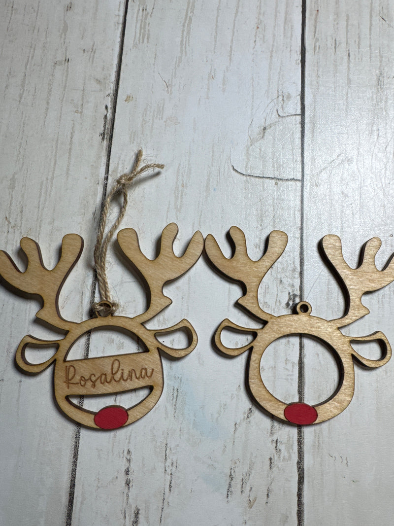 🦌 Personalized Wooden Reindeer Ornament – Custom Name Christmas Decoration