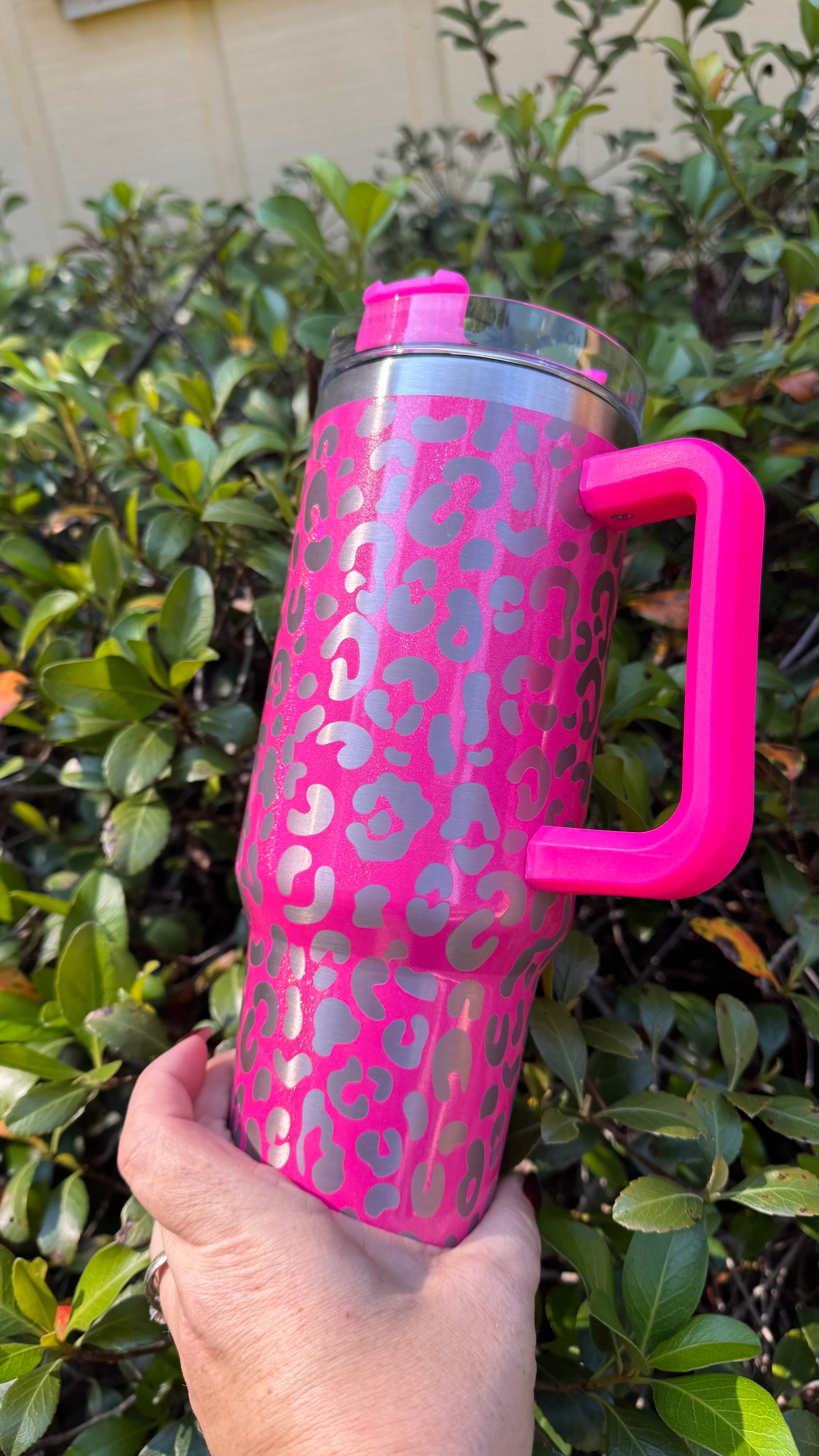 Pink Leopard Cancer Awareness Tumbler – 40oz Stainless Steel Travel Mug with Handle & Straw