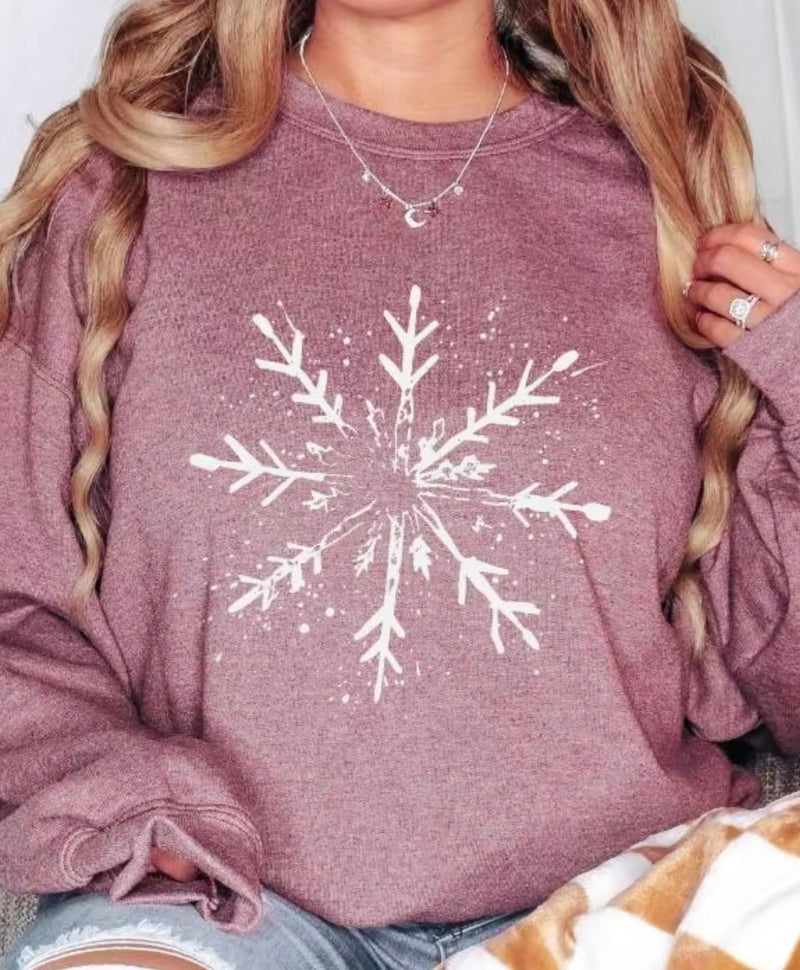 Retro Distressed Snowflake Sweatshirt – Cozy Christmas Crewneck for Winter Vibes