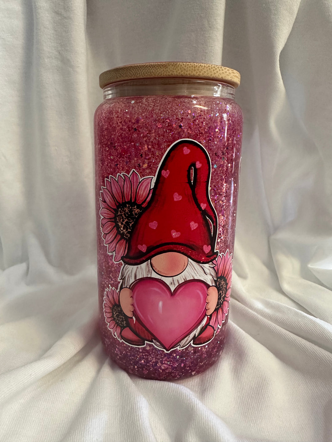 Valentine Gnome 16 oz Glitter Globe