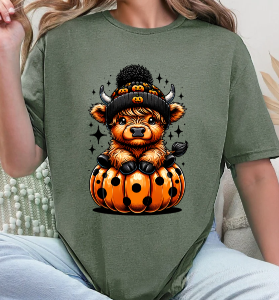 Highland Cow in Pumpkin Halloween Unisex Softstyle T-Shirt – Cute Fall Graphic Tee